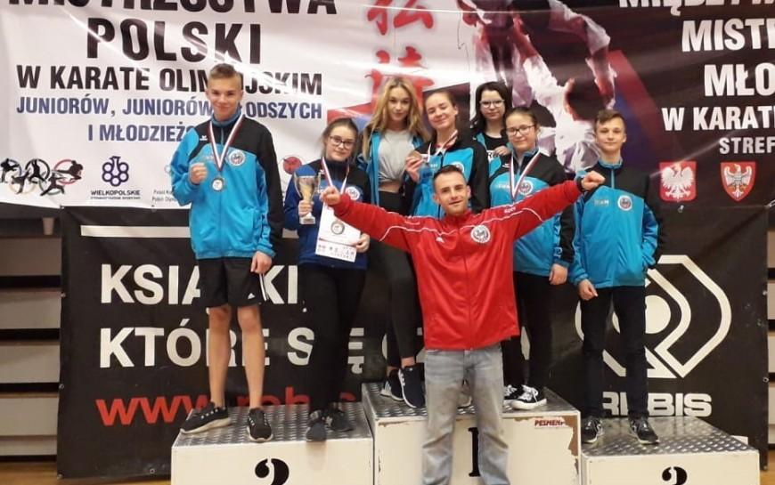 Modzi legniccy karatecy bysnli w na mistrzostwach Polski