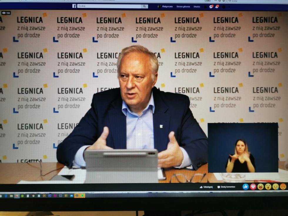 Prezydent Legnicy i szef sanepidu odpowiadali na pytania legniczan