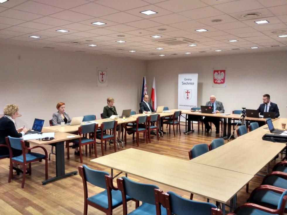 Pierwsza w Polsce sesja Rady przeprowadzona on-line