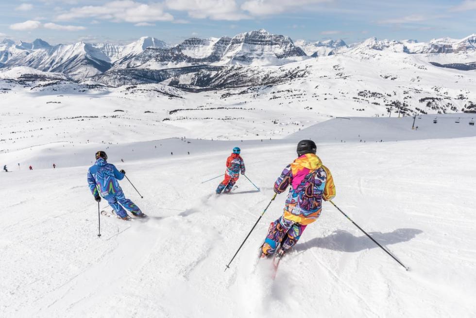 Jak wybrać odzież na narty?